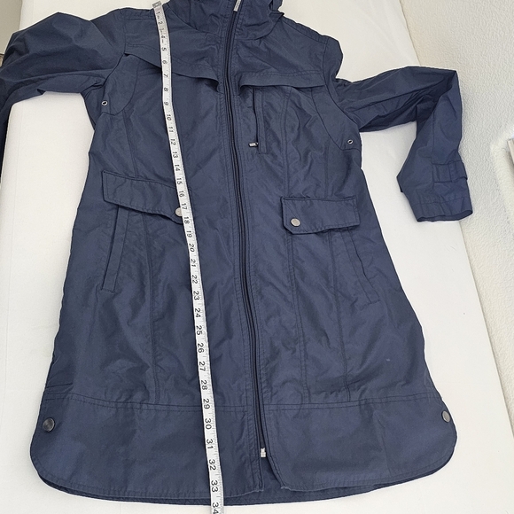 Cole Haan Packable Hooded Rain Jacket - Picture 14 of 15